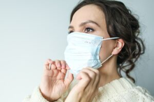 woman in face mask covid-19