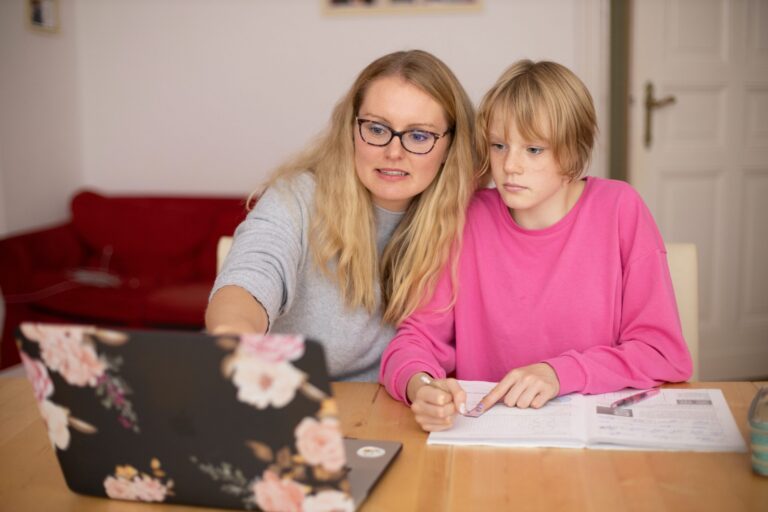 Money Topics Parents Should Discuss with their Children