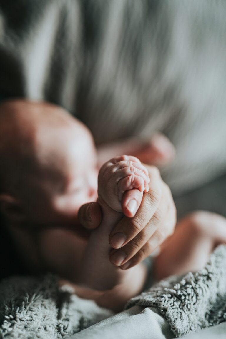 Essential Guide: How to Write a Will When Expecting a Baby