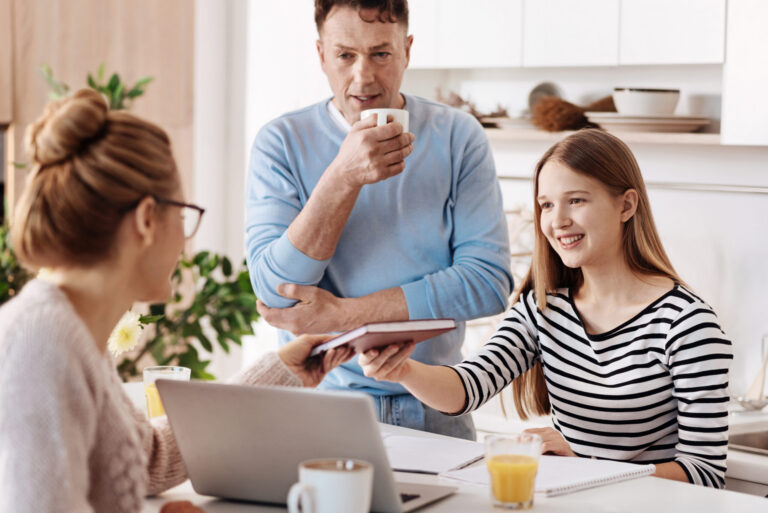 Which Money Topics Should Parents Discuss with their Children?